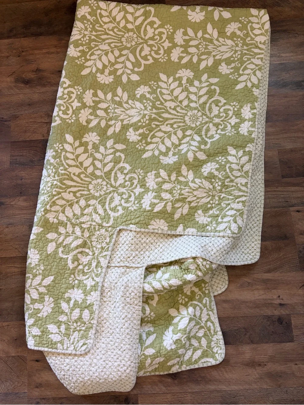 Laura Ashley Day Bed Twin Quilt l Green Floral with Two Matching Shams